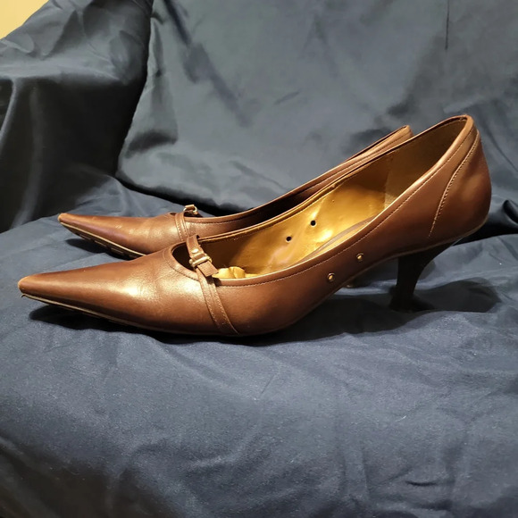 BCBGirls Vintage Amata‎ Chocolate Brown Buckle Pointed Leather Preppy Heels 9.5 - Picture 3 of 12